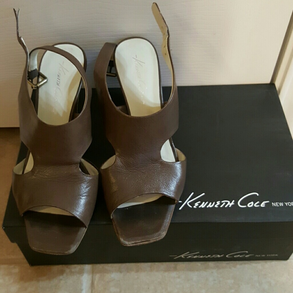 Kenneth Cole Women shoes.  Size 8